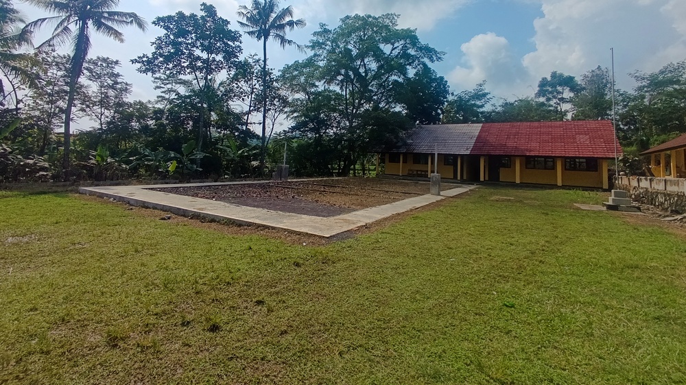 Lapangan sekolah SD Negeri Citaleus II Kecamatan Buahdua