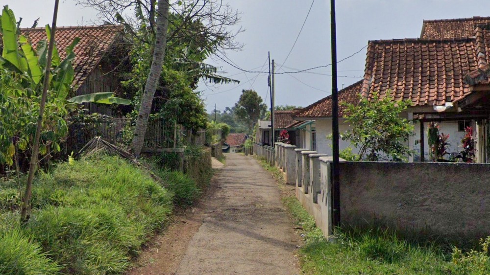 Akses selatan Kampung Sirahcai Desa Raharja