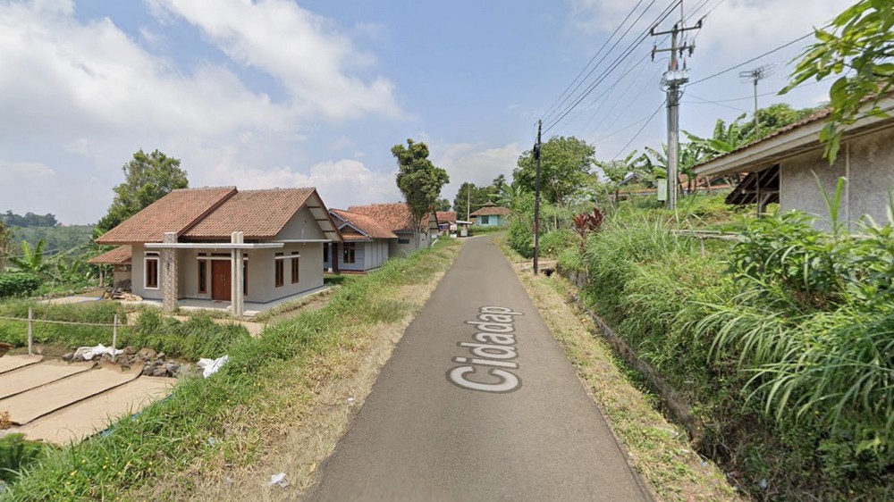 Akses jalan Kampung Nyampay Desa Sukawangi