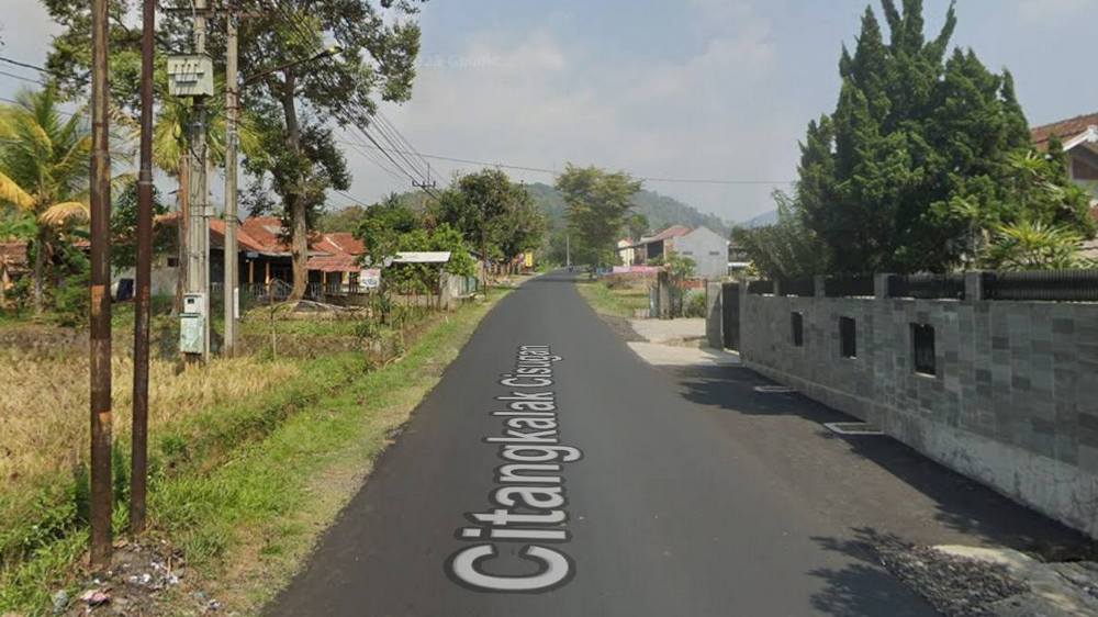 Akses jalan Kampung Panyindangan Desa Sukamaju
