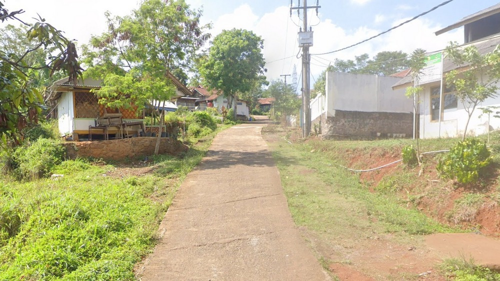Akses jalan Kampung Cempakaputih Desa Cigendel