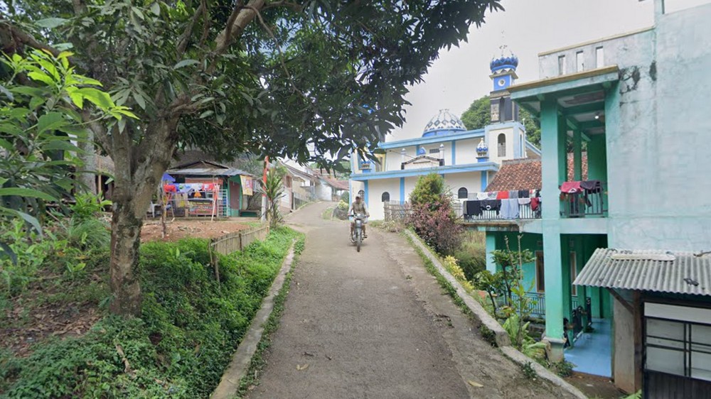 Akses jalan Kampung Warunenggang Desa Cimanggung