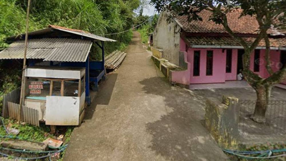 Akses masuk Kampung Sukasumping Desa Sukamaju