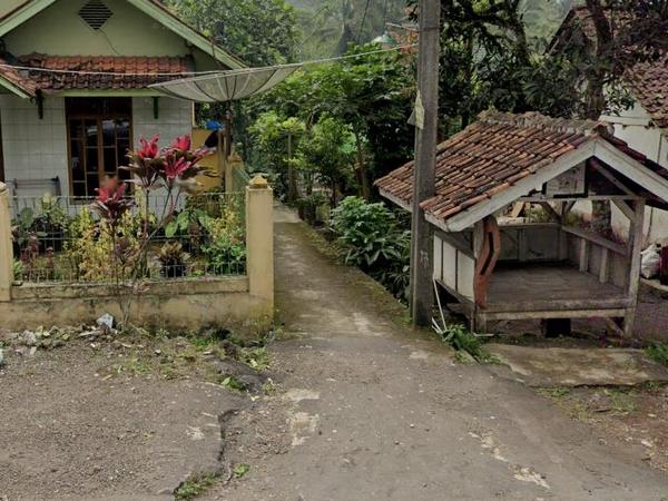 Akses masuk ke Kampung Bakansitu di Kampung Kebon Kalapa