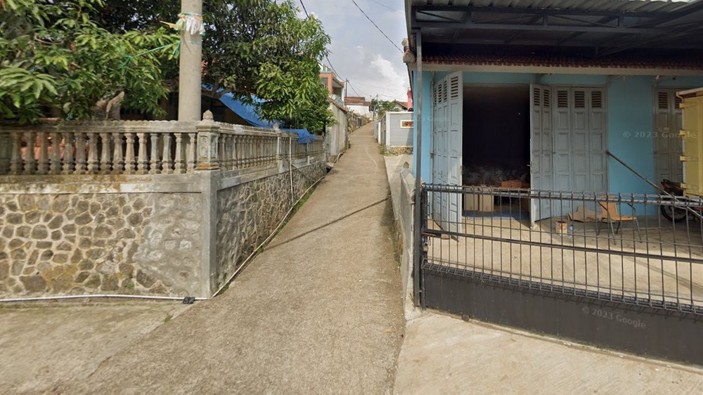 Akses masuk Kampung Babakan Tonjong Desa Pasigaran