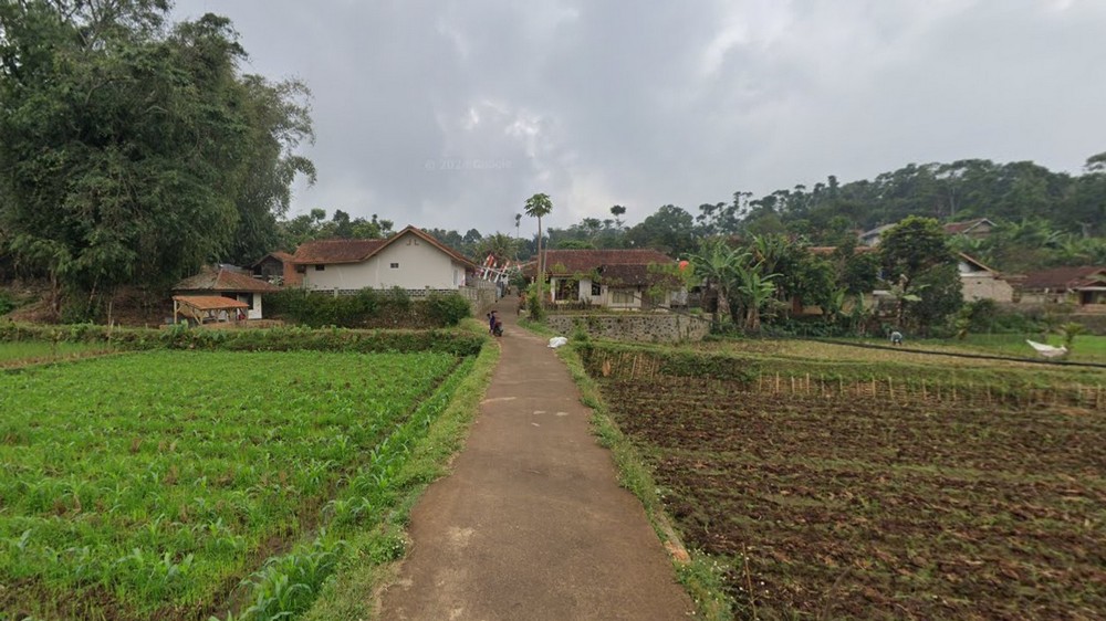 Akses arah selatan Kampung Banyusari Desa Raharja