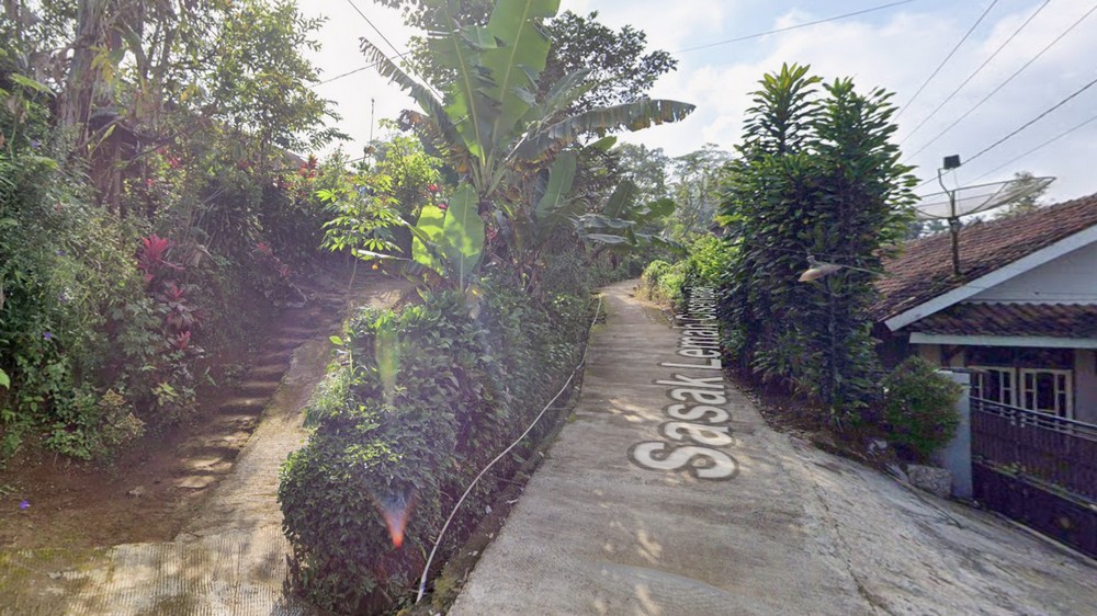 Akses jalan ke Kampung Tegalendah Desa Pangadegan