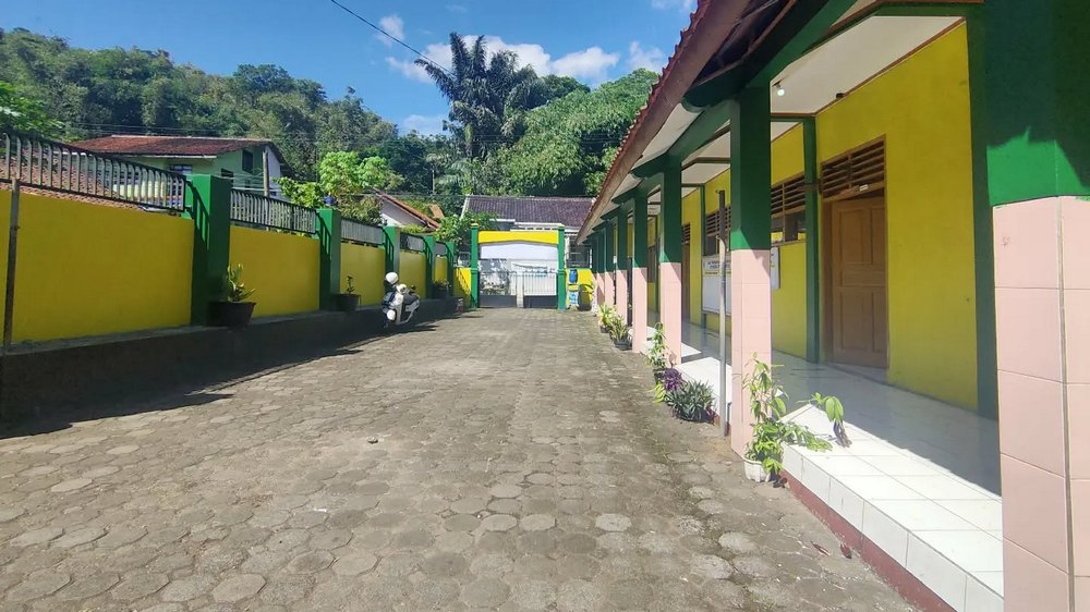 Lingkungan SD Negeri Cipameungpeuk Sumedang Selatan