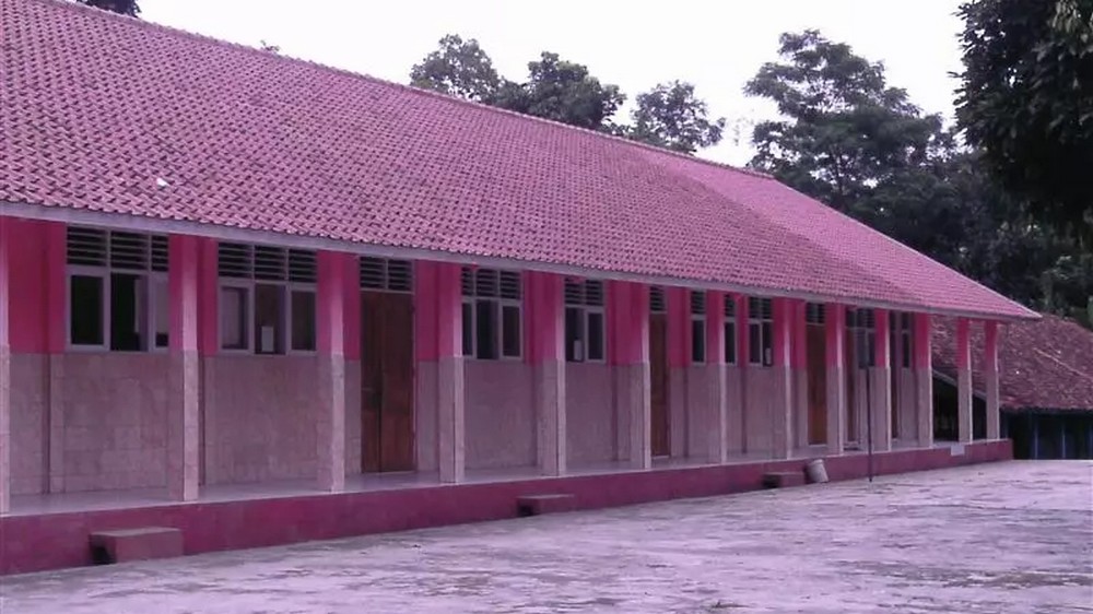 Bangunan SD Negeri Darondong di Desa Buahdua