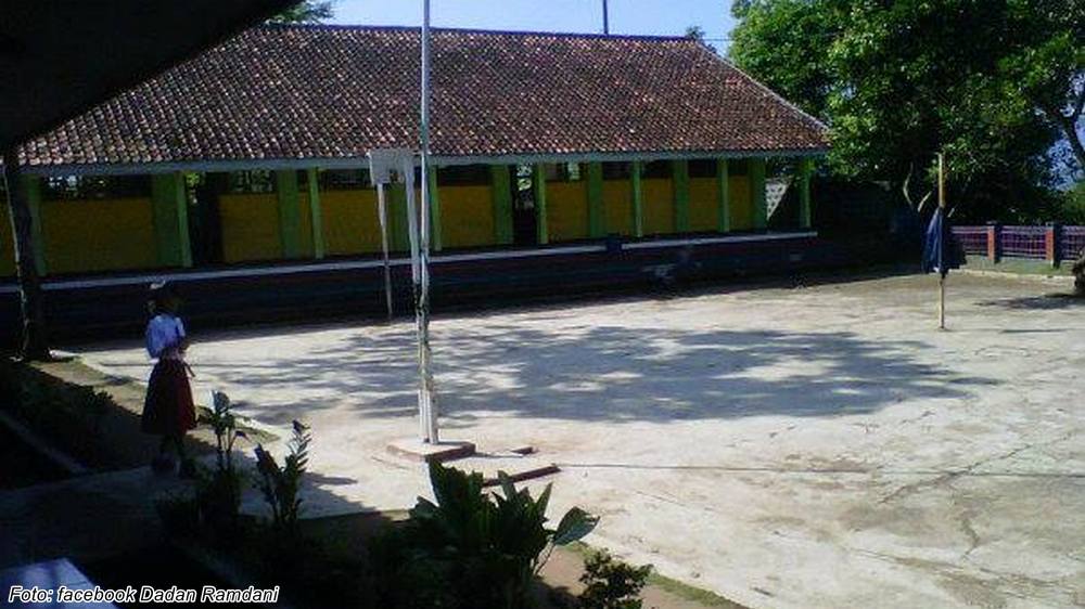 Bangunan halaman SD Negeri Pamarisen Sumedang Utara