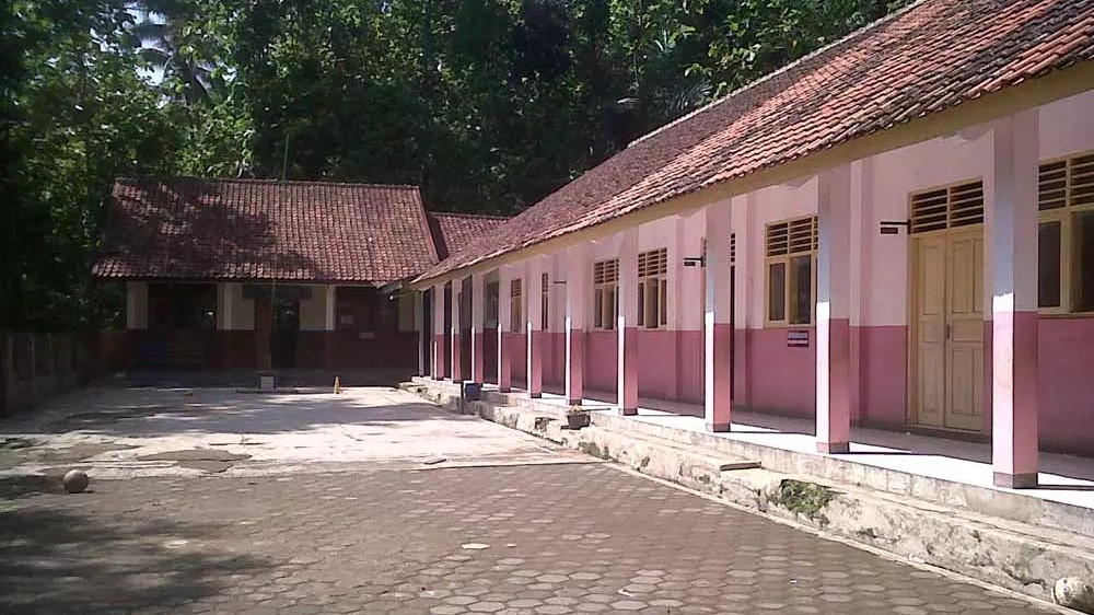 Bangunan sekolah SD Negeri Kadujajar I Tanjungkerta