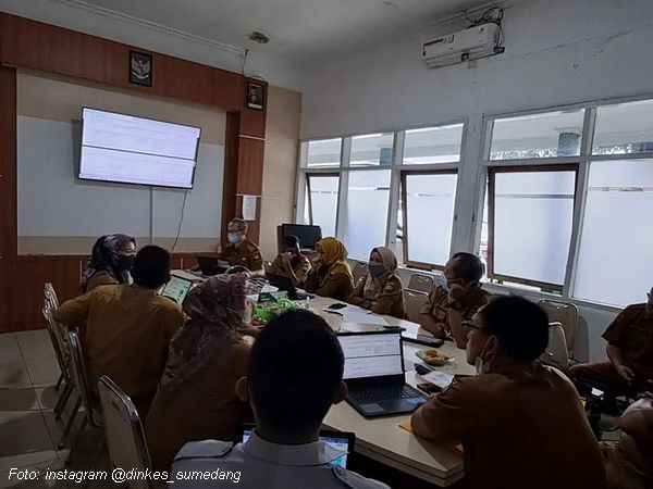 Briefing rutin Dinas Kesehatan Kabupaten Sumedang