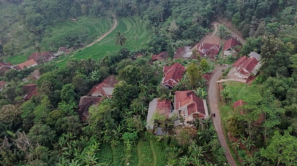 Pemukiman bagian selatan Kampung Cihayam Desa Sukahayu