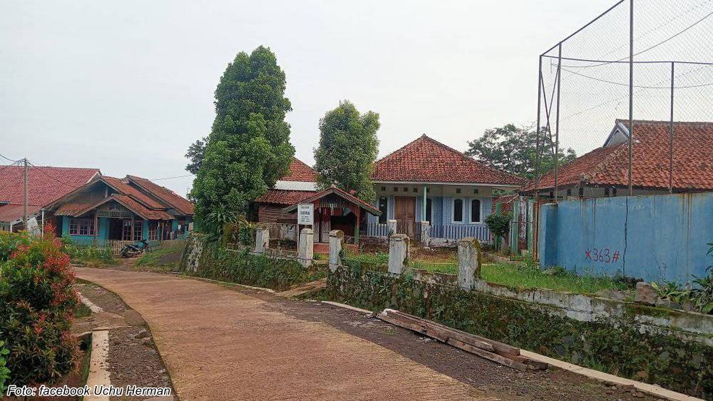 Kampung Cilengkrang Kulon Suriamukti
