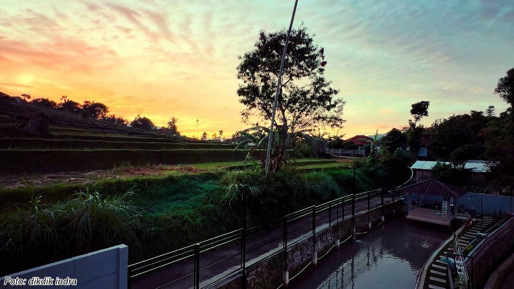 Suasana di Kampung Lebak Biru Desa Pasigaran