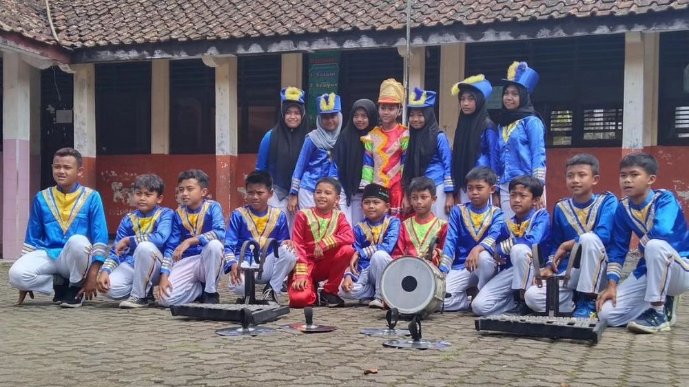 Drum Band di SD Negeri Cisugan Kecamatan Rancakalong