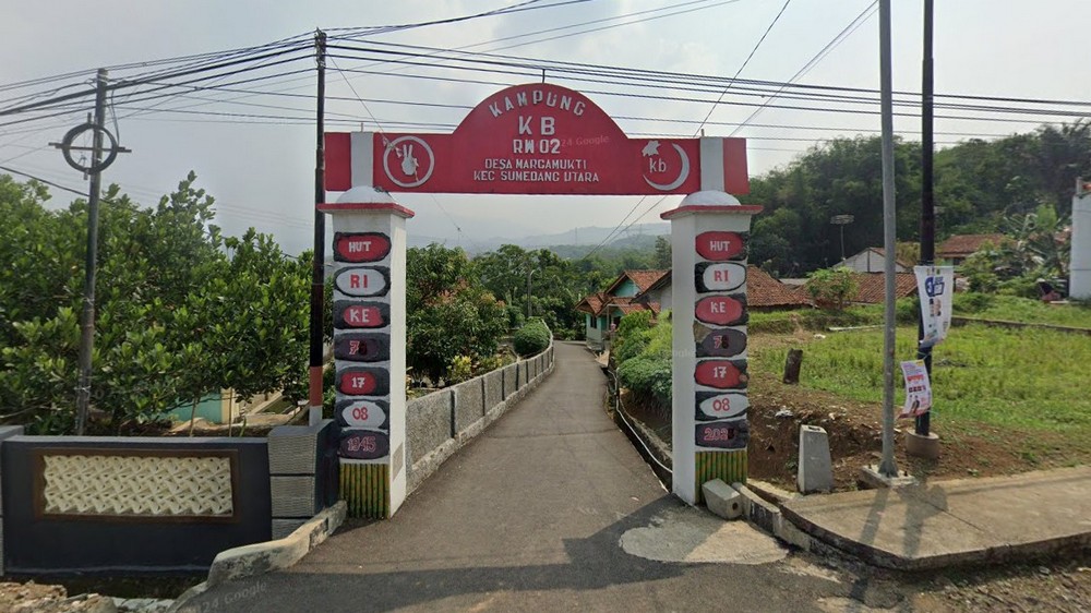 Gapura Kampung Balong Desa Margamukti