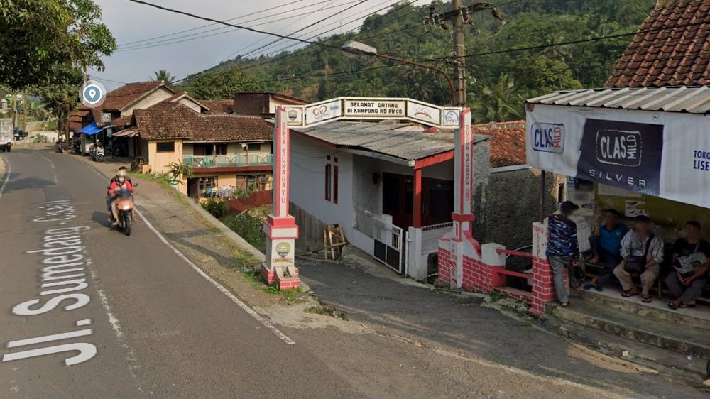 Gapura Kampung Nagrog Desa Sukahayu