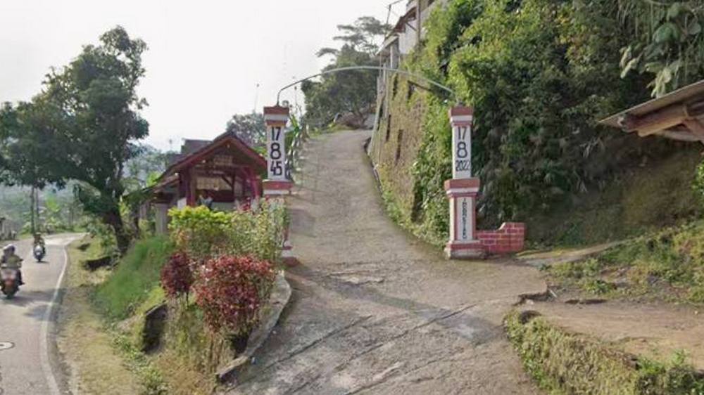 Gapura Kampung Nagrog Desa Sukamaju