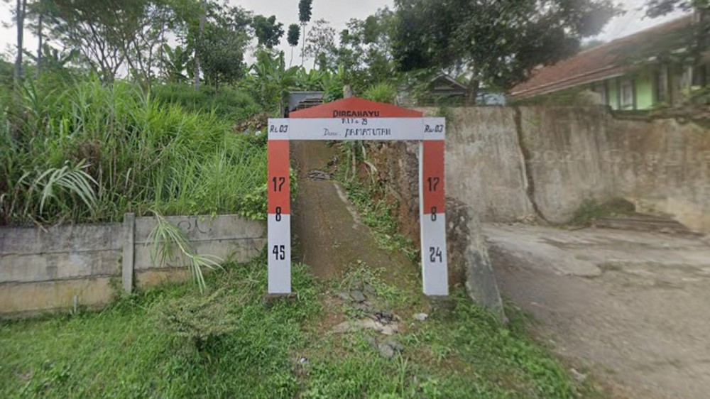 Gapura di Kampung Pamatutan Desa Mulyasari