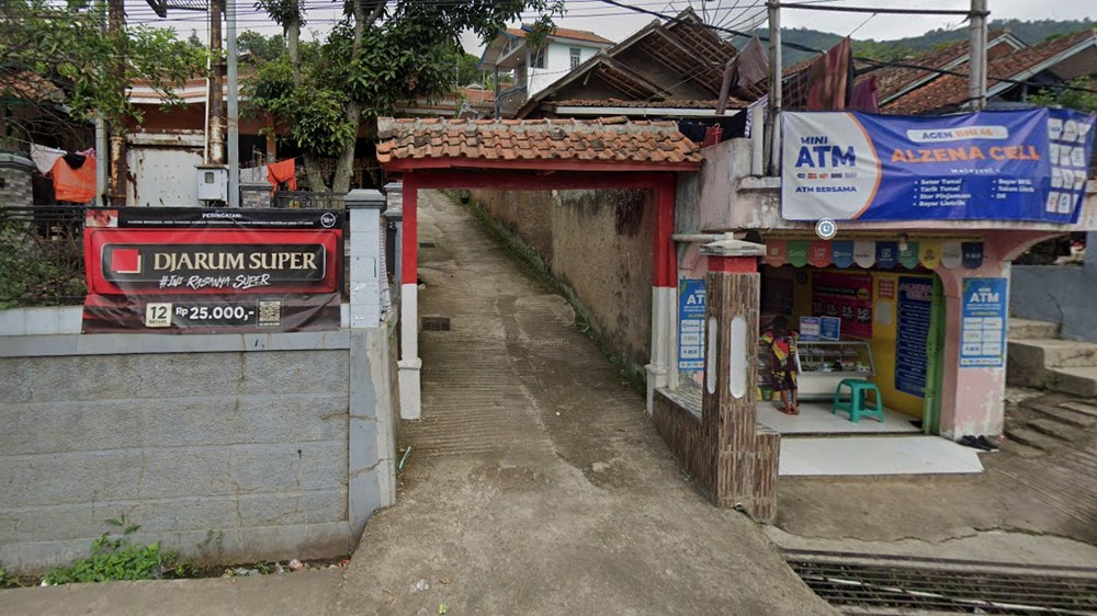 Gapura Kampung Cihandarusa Desa Sawahdadap