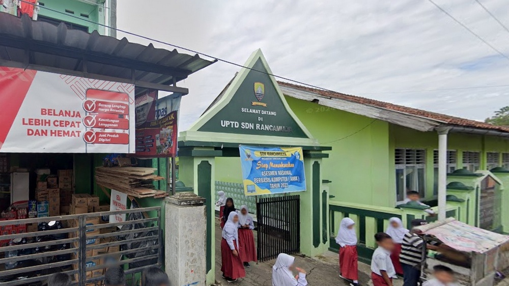 Gerbang sekolah SD Negeri Rancamulya