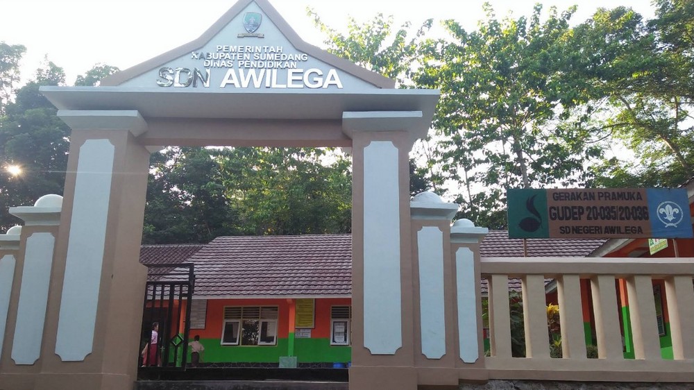 Gerbang sekolah SD Negeri Awilega Tanjungkerta