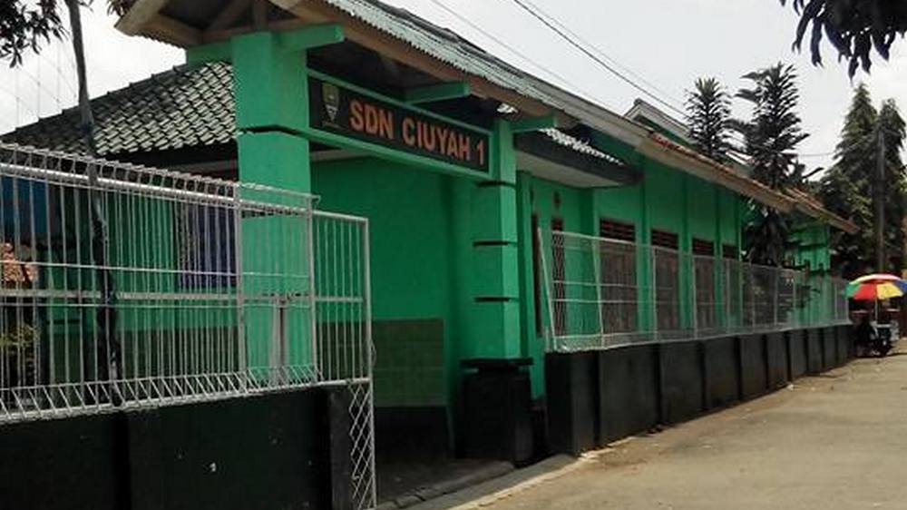 Gerbang SD Negeri Ciuyah I Kecamatan Cisarua
