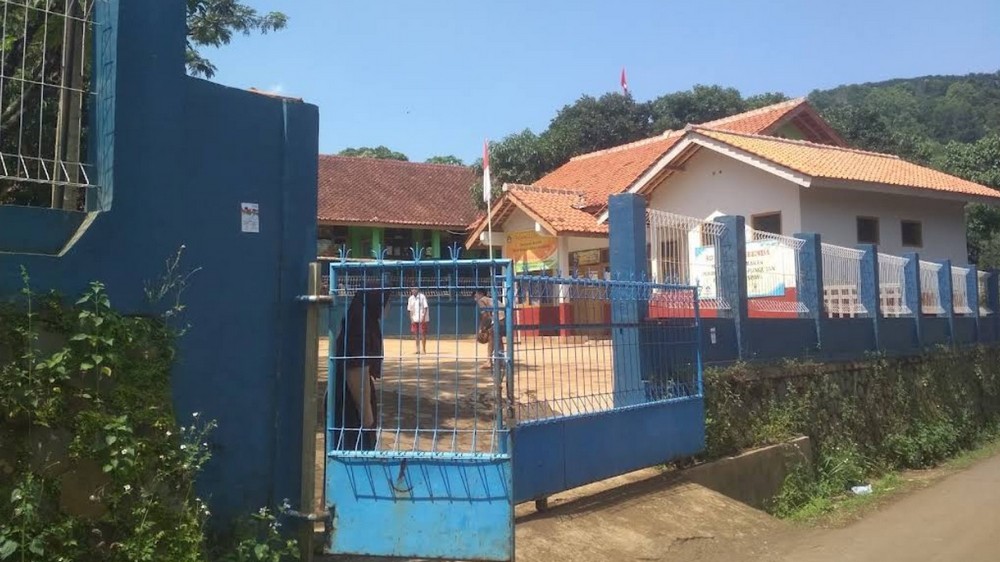 Gerbang sekolah SD Negeri Cibenda Kecamatan Cimanggung
