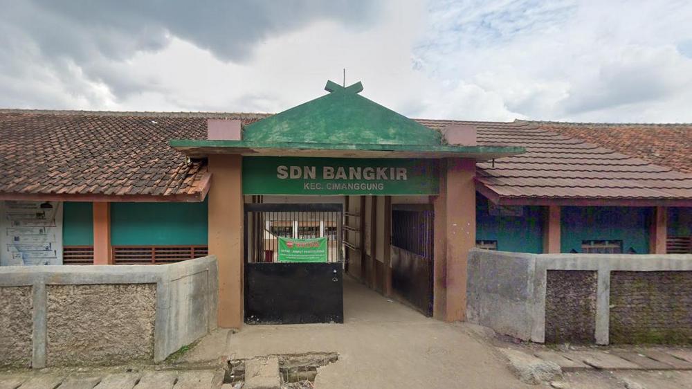 Gerbang sekolah SD Negeri Bangkir Kecamatan Cimanggung