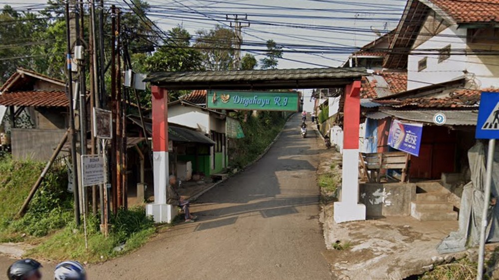 Gerbang Kampung Pangkalan Desa Margajaya