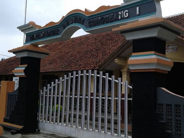 Gerbang sekolah SD Negeri Conggeang I