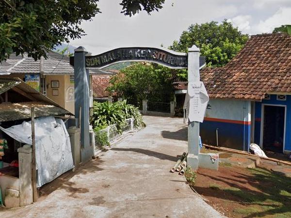Gerbang sekolah SD Negeri Malaka