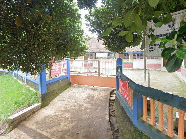 Gerbang sekolah SD Negeri Lembang Pamulihan