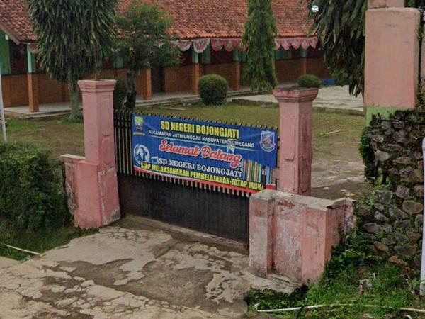 Gerbang sekolah SD Negeri Bojongjati