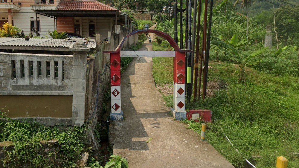 Gerbang masuk SD Negeri Karangmulya Sumedang Selatan