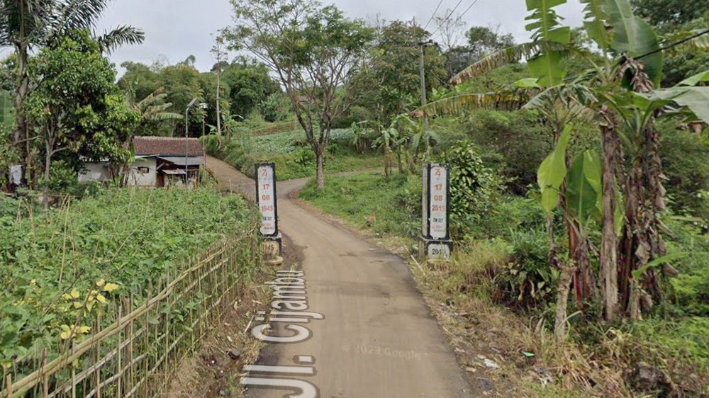 Gerbang masuk Kampung Parigi Desa Kadakajaya