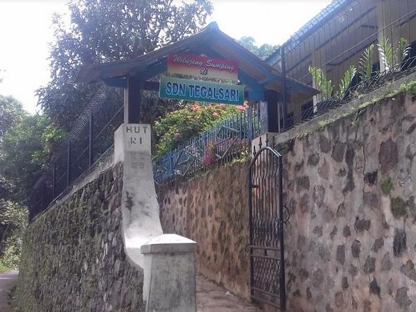 Gerbang masuk SD Negeri Tegalsari