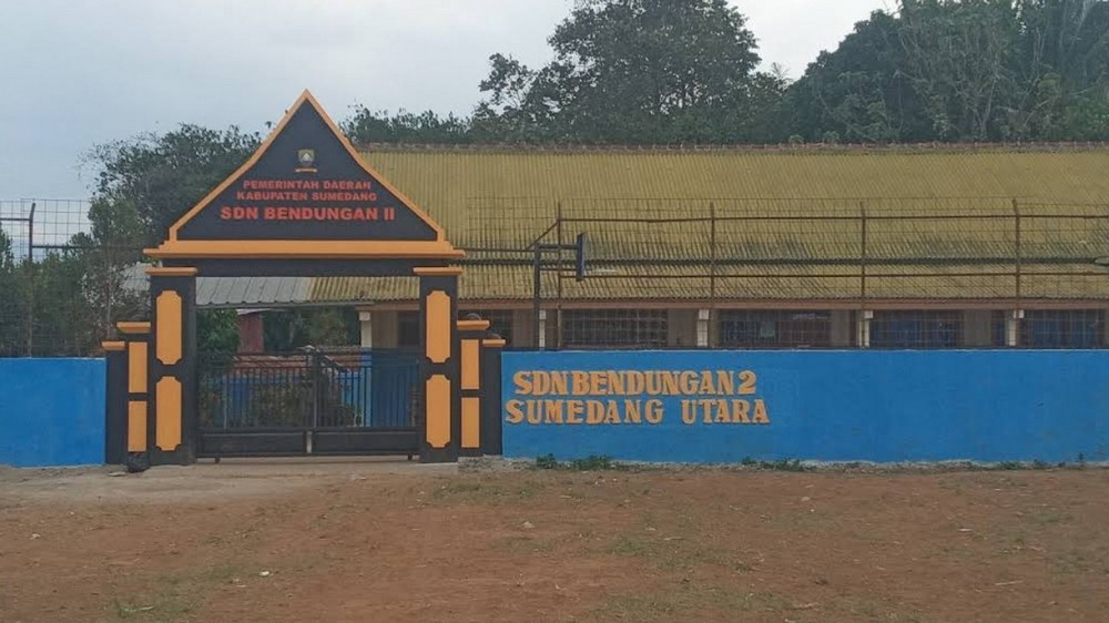 Gerbang sekolah SD Negeri Bendungan II Sumedang Utara