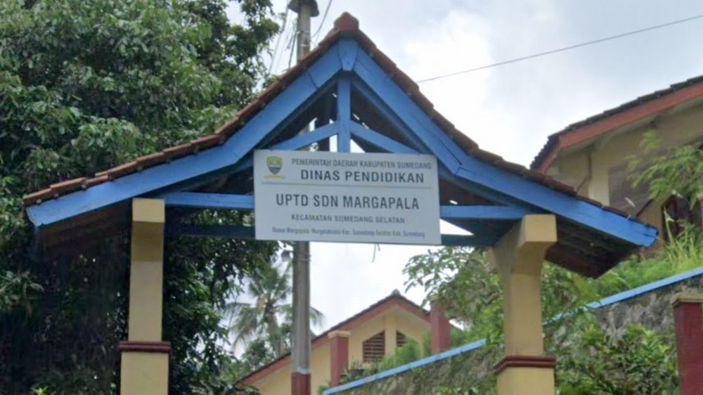 Gerbang utara SD Negeri Margapala Sumedang Selatan