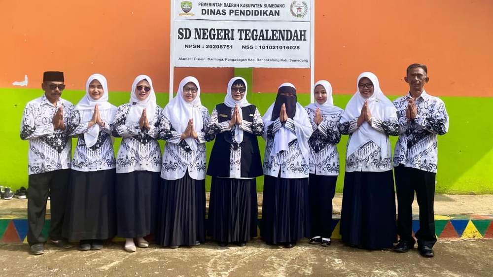 Guru pengajar SD Negeri Tegalendah Kecamatan Rancakalong