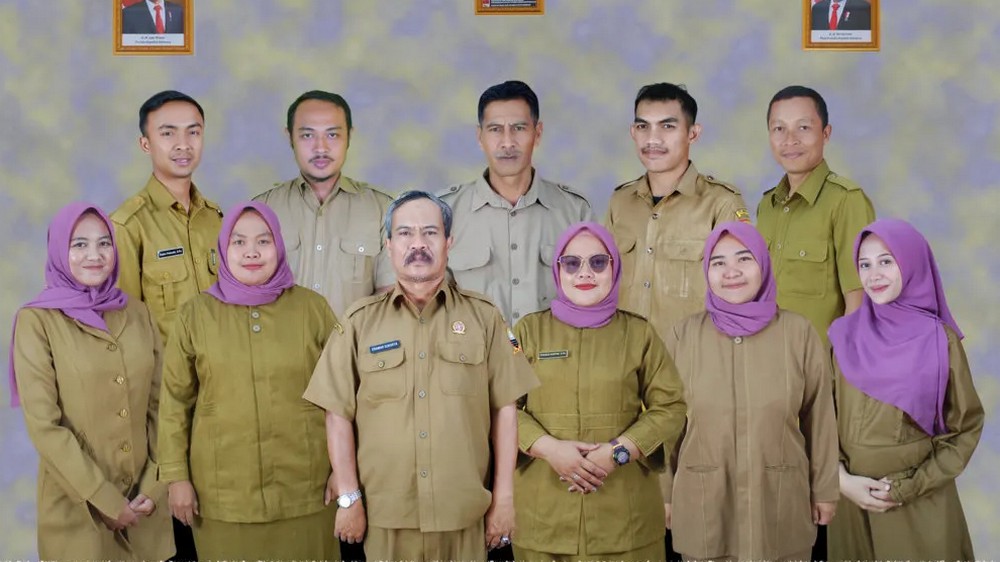 Guru pengajar SD Negeri Cikubang Kecamatan Pamulihan