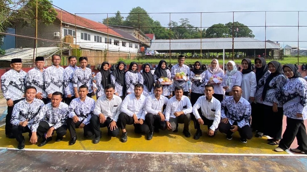 Guru pengajar SMK Pemuda Sumedang