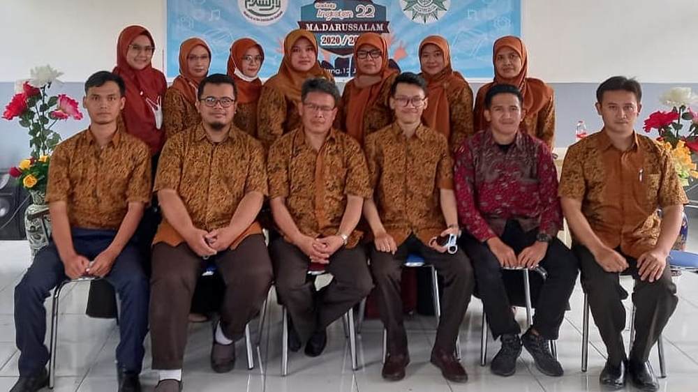Guru pengajar MA Darussalam