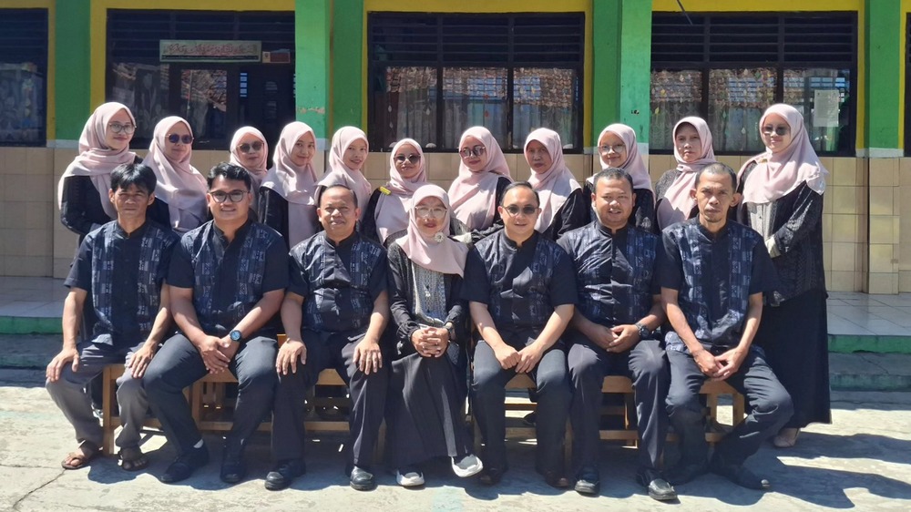 Guru pengajar SD Negeri Mariuk Kecamatan Tanjungsari