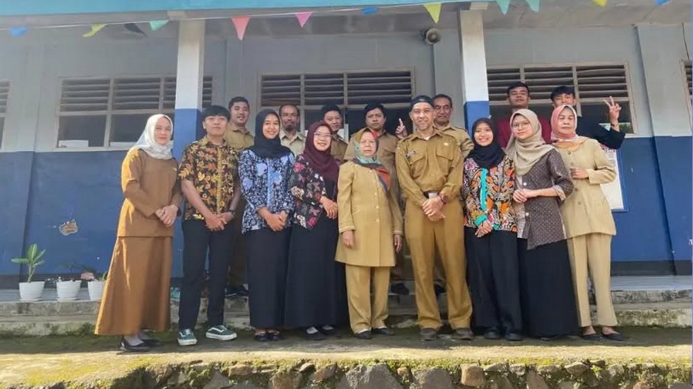 Guru pengajar SD Negeri Babakan Sumedang Selatan