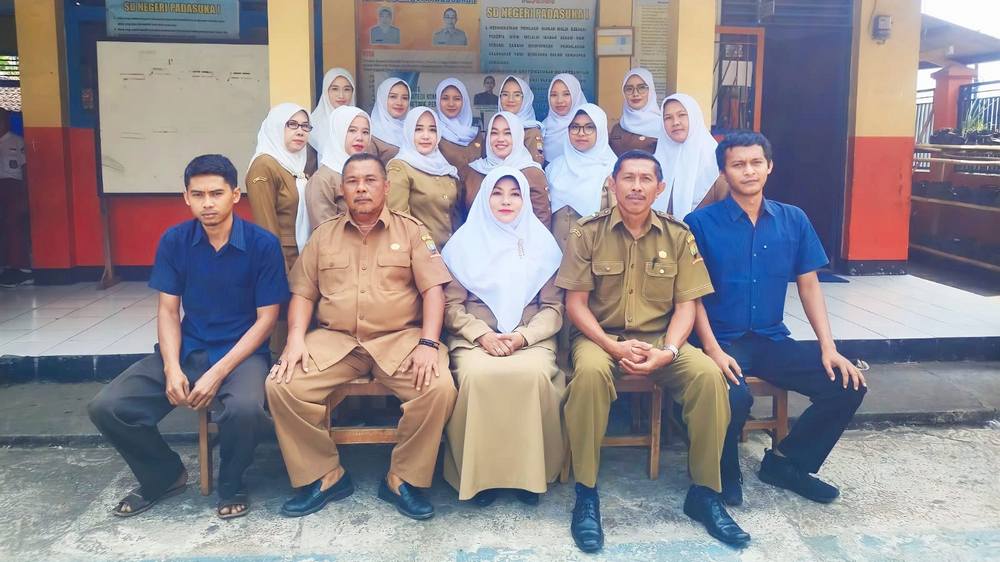 Guru pengajar SD Negeri Padasuka I Sumedang Utara