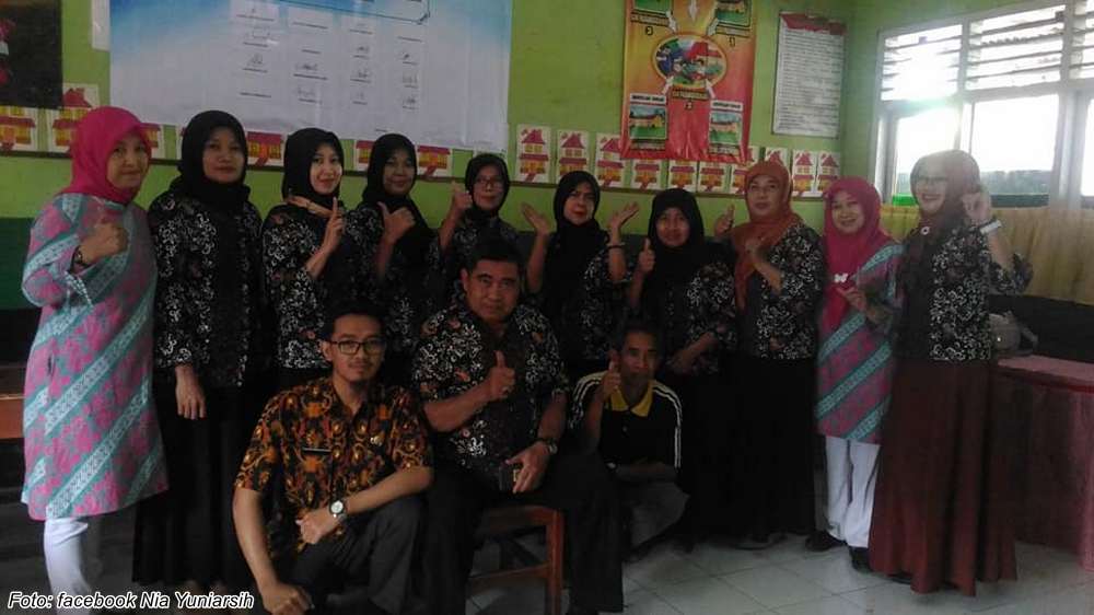 Guru pengajar SD Negeri Cadaspangeran, Sumedang Selatan