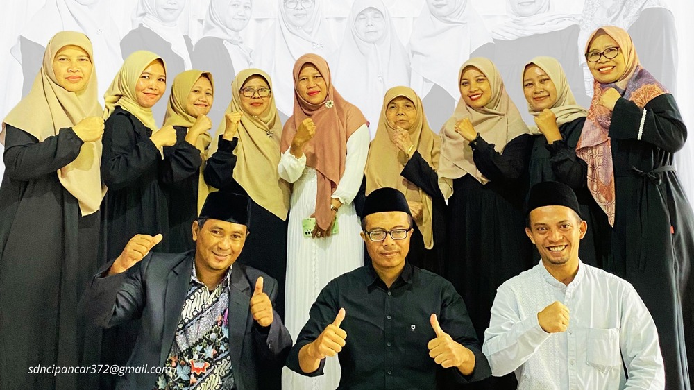 Guru pengajar SD Negeri Cipancar Sumedang Selatan