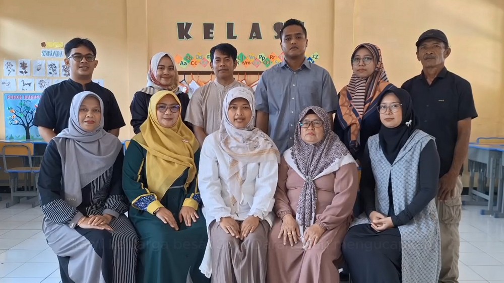 Guru pengajar SD Negeri Darangdan Sumedang Selatan